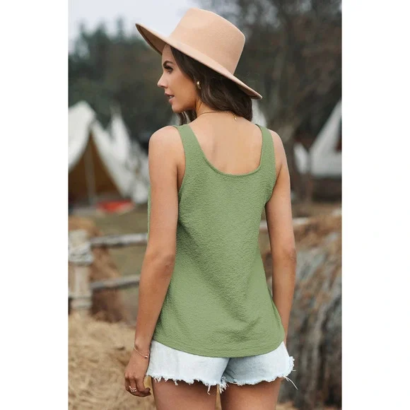 Boho Green Button Textured Tank Top - Picture 2 of 11